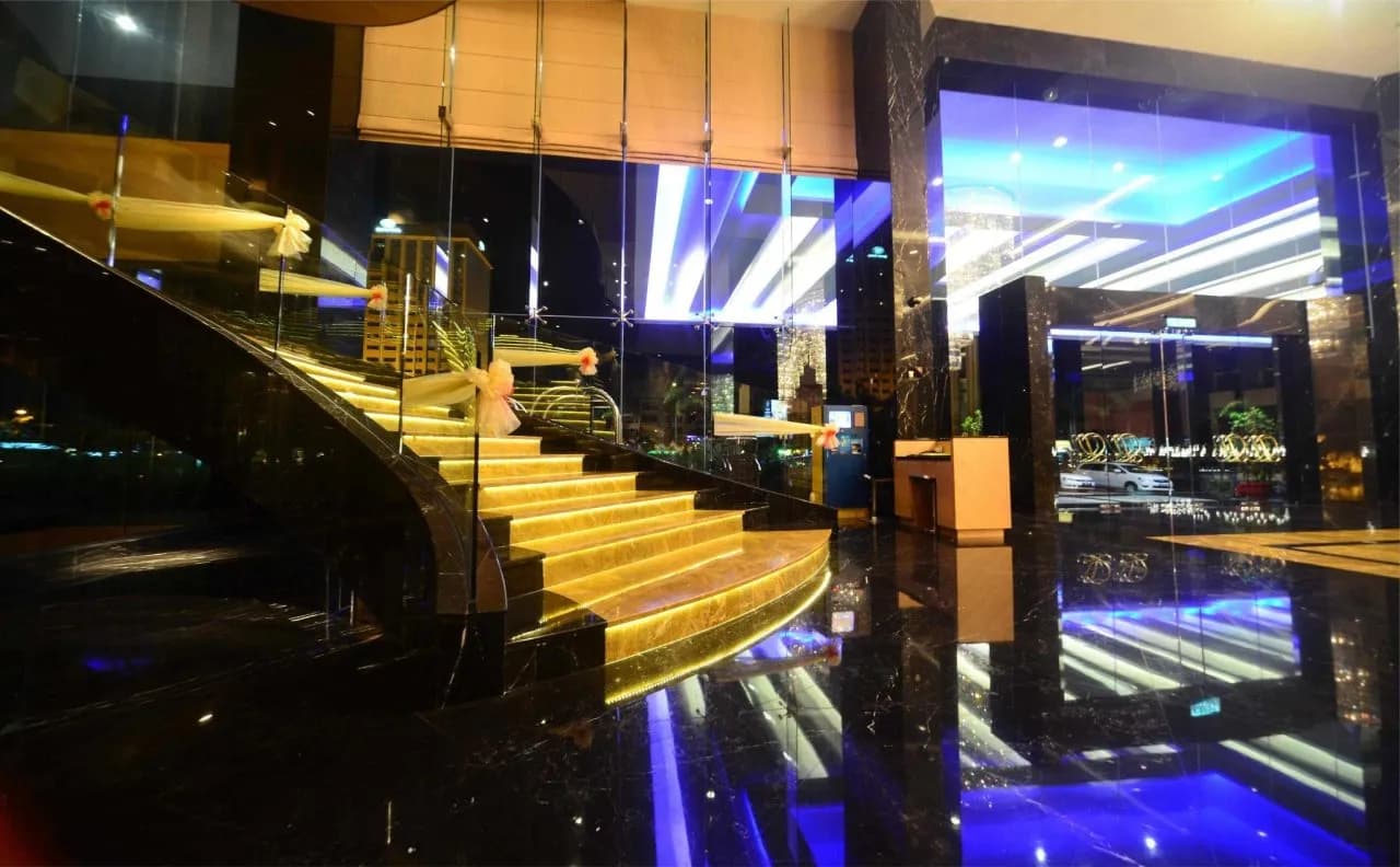 The Light Hotel 3