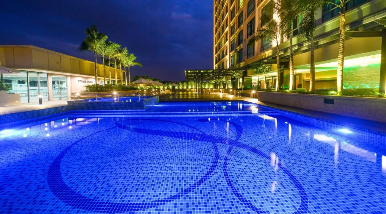 The Light Hotel 5