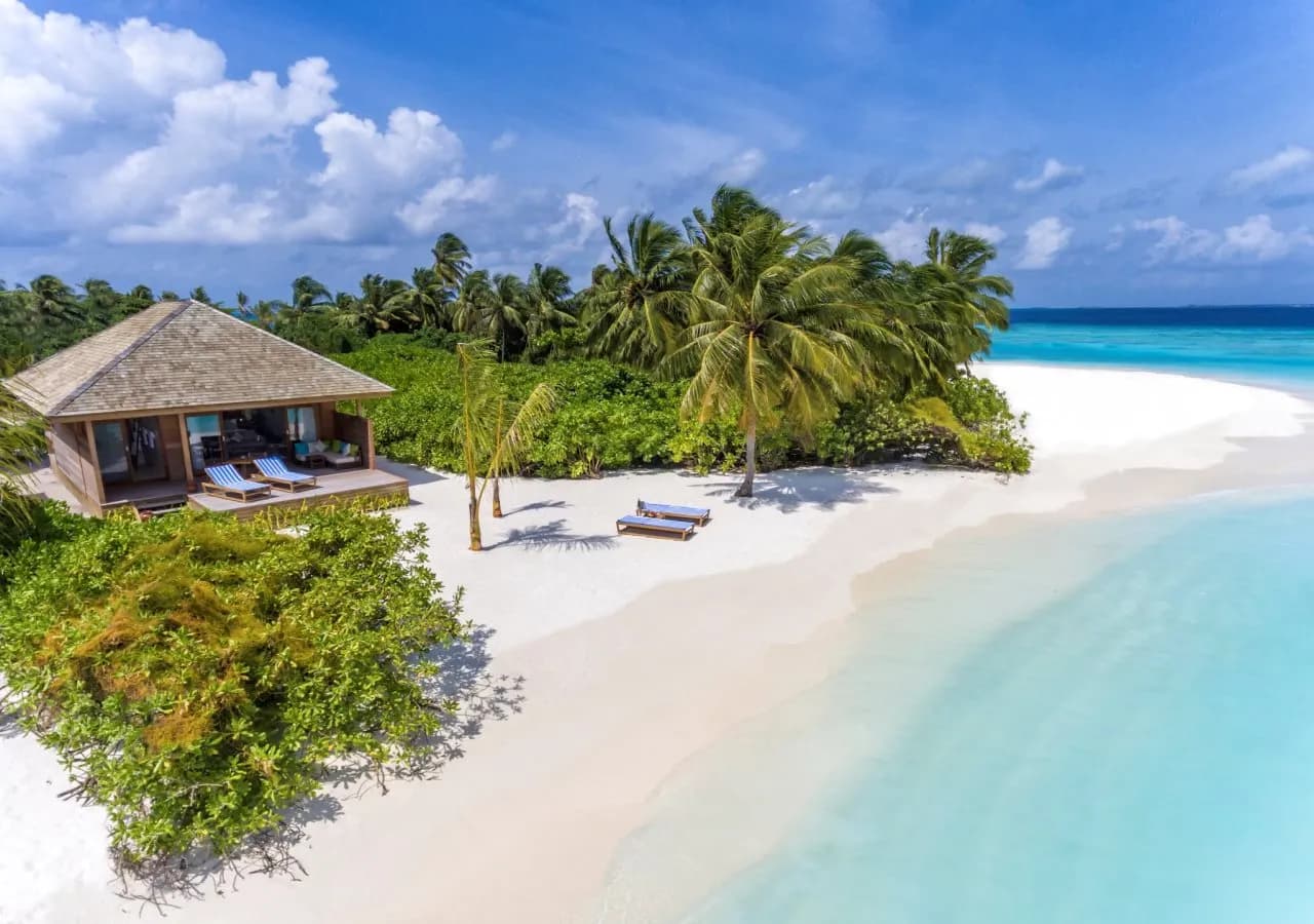 Hurawalhi Island Resort 3