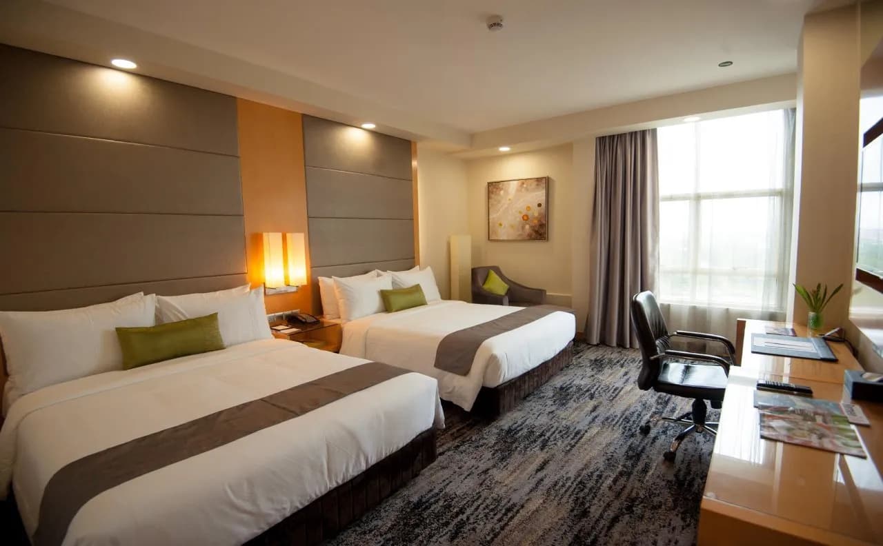 The Waterfront Hotel 3