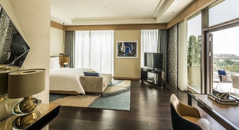 Four Seasons Hotel Dubai International Financial Centre 5