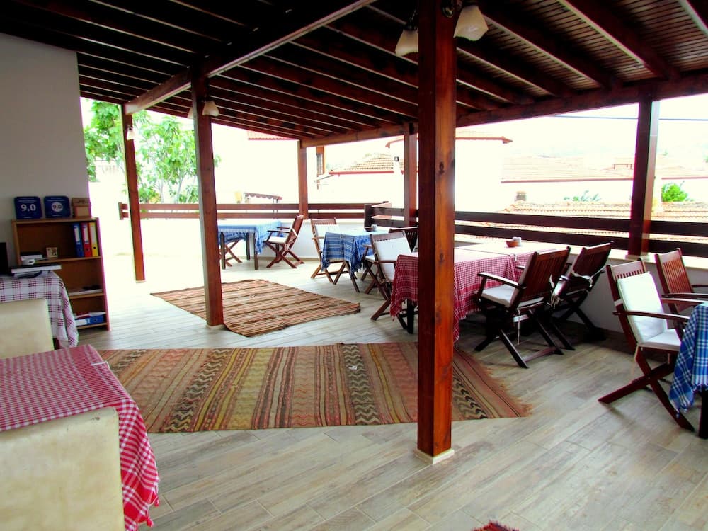 Amazon Petite Palace 4