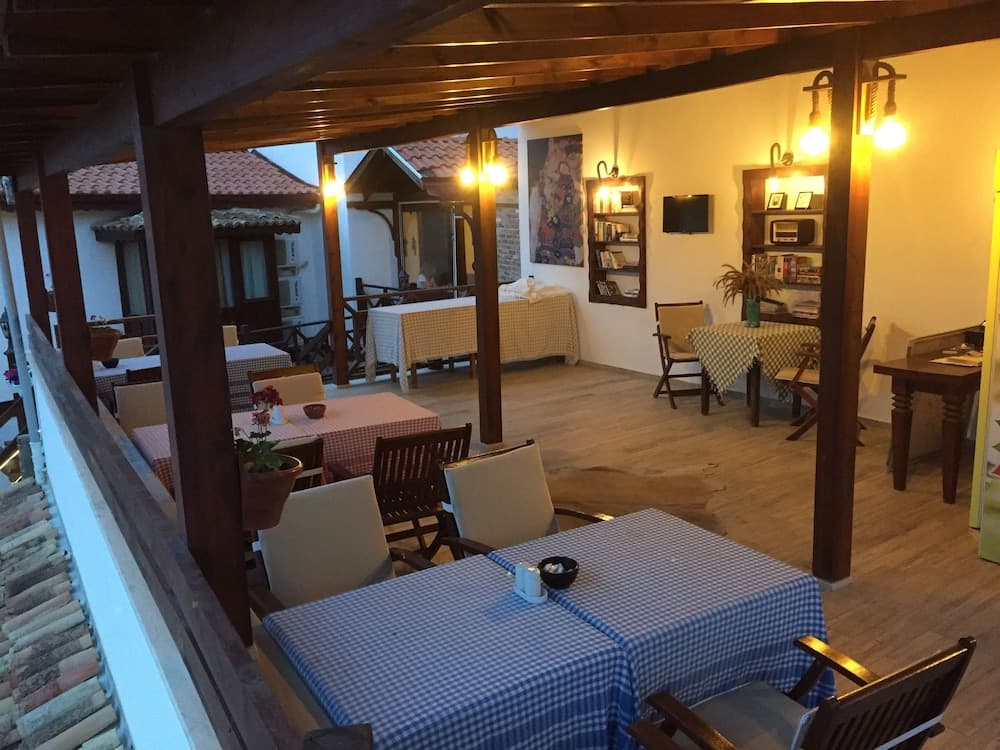 Amazon Petite Palace 5