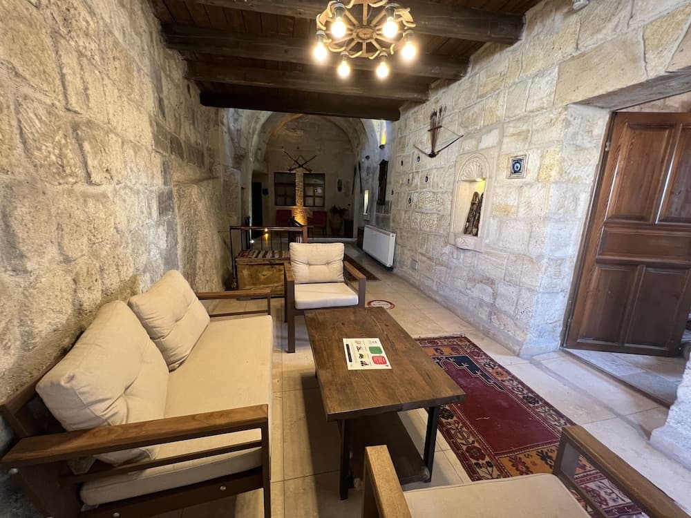 Castle Cave Hotel 2
