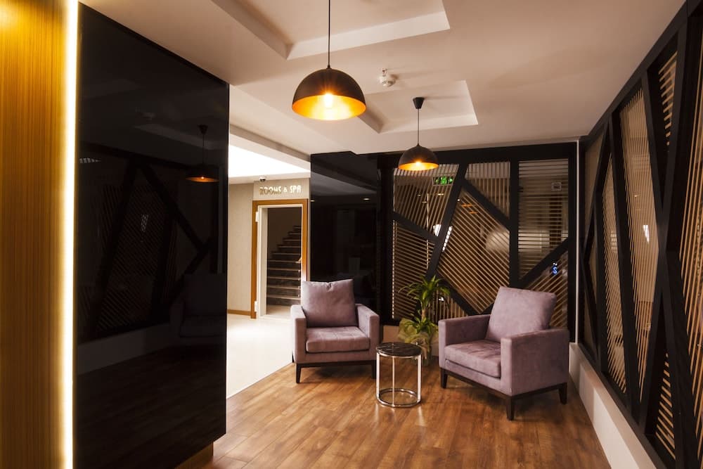 Majura Hotel 2