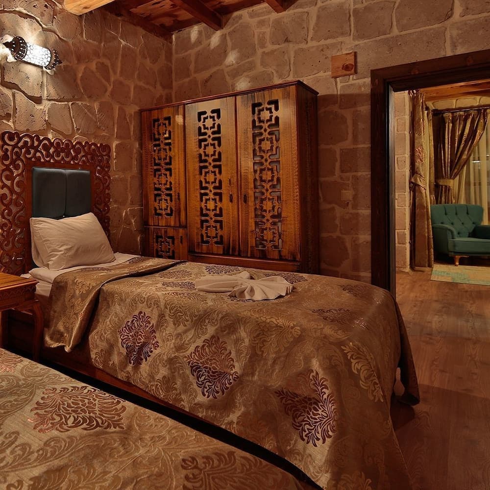 Elevres Stone House Hotel 4