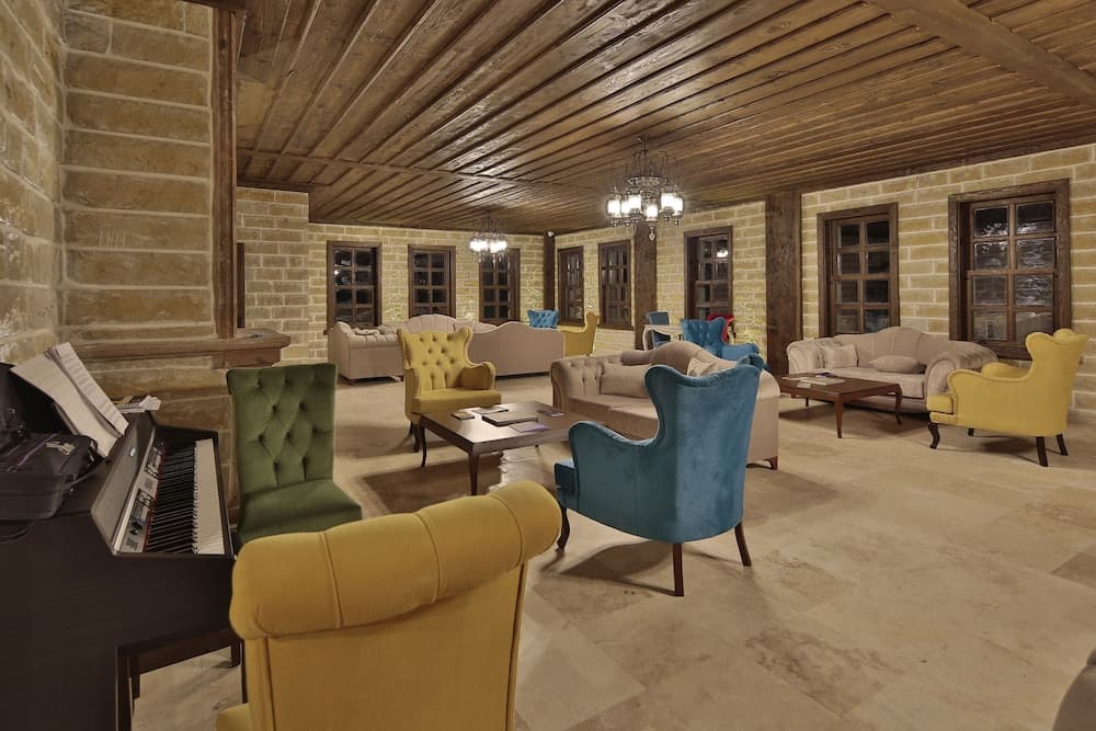 Elevres Stone House Hotel 2