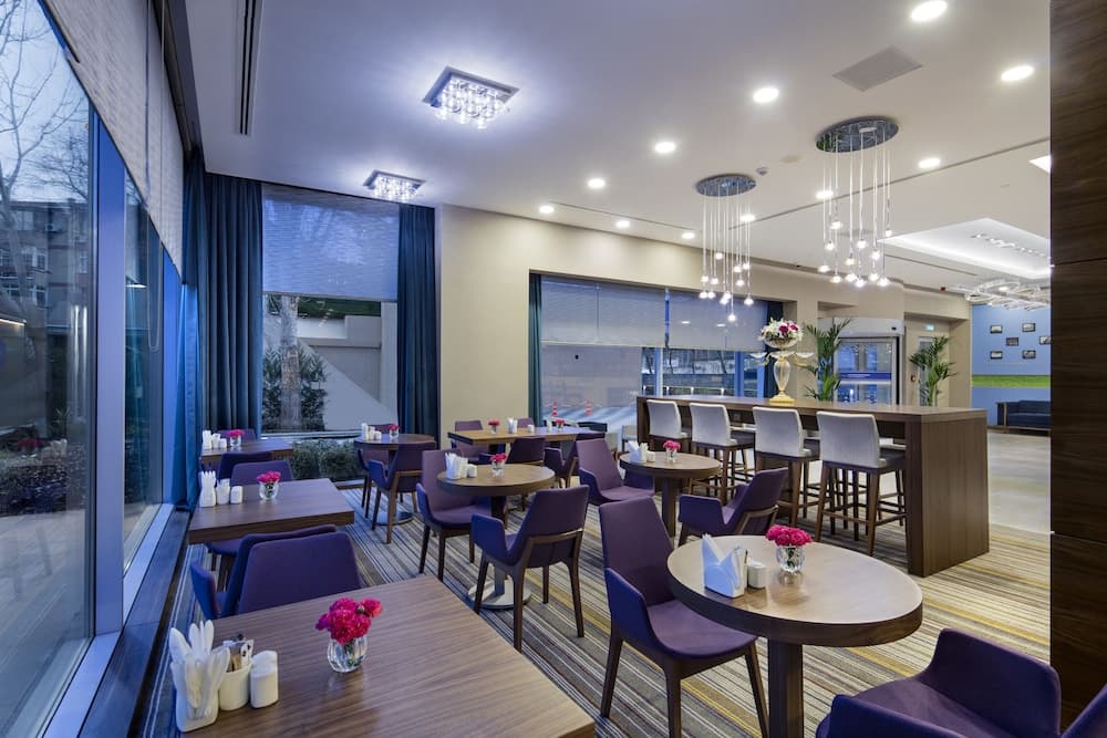 Hampton by Hilton Istanbul Atakoy 3