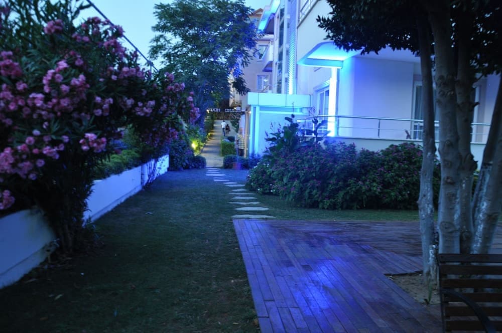 Dragos Island Hotel 4