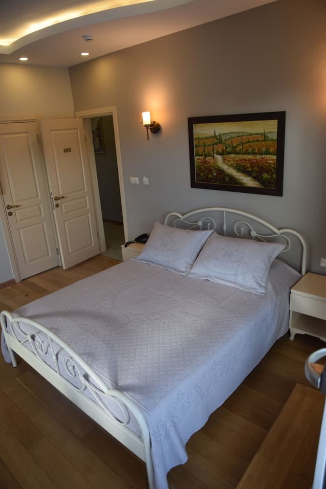 Ragip Pasha Apartments 4