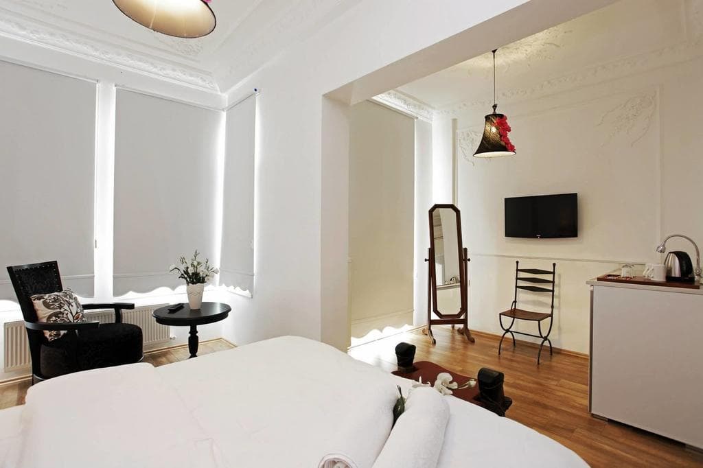 The White Swan Suites