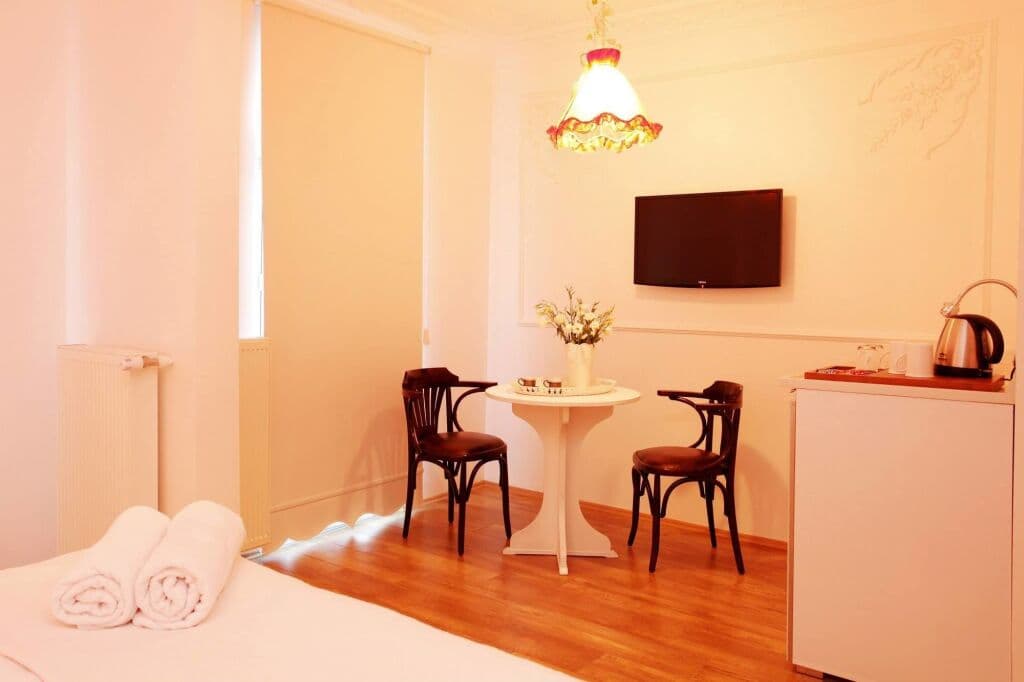 The White Swan Suites 2