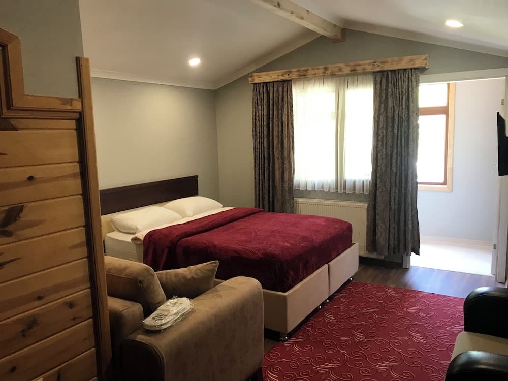 Yedigoller Hotel 4