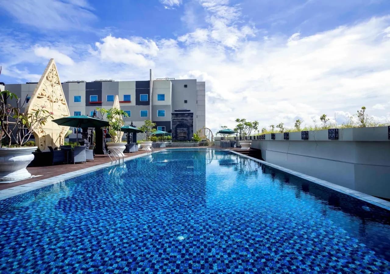 Grand Mercure Yogyakarta Adi Sucipto 5