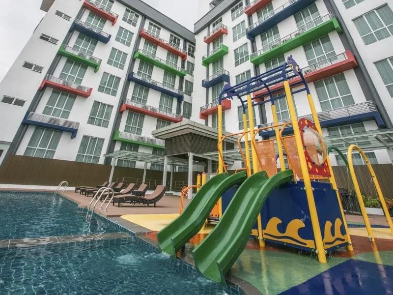 V8 Hotel