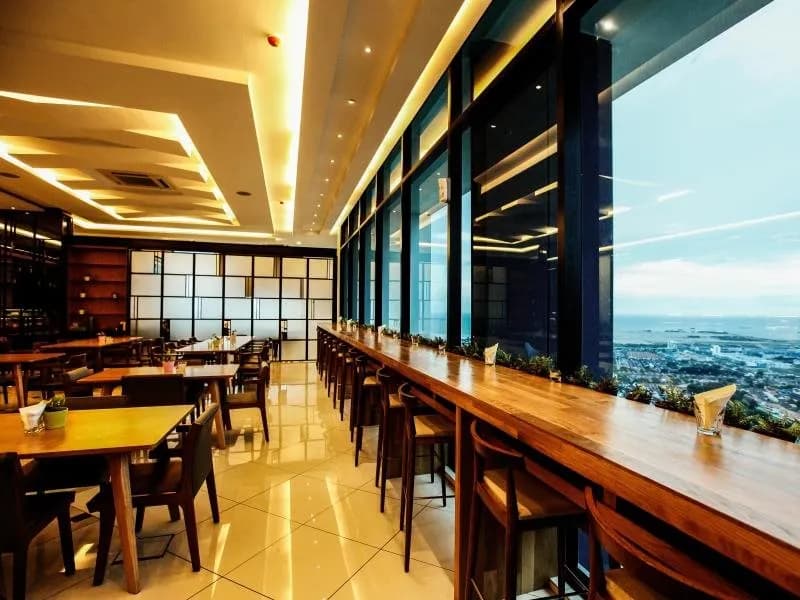 The Shore Hotel & Residences 5