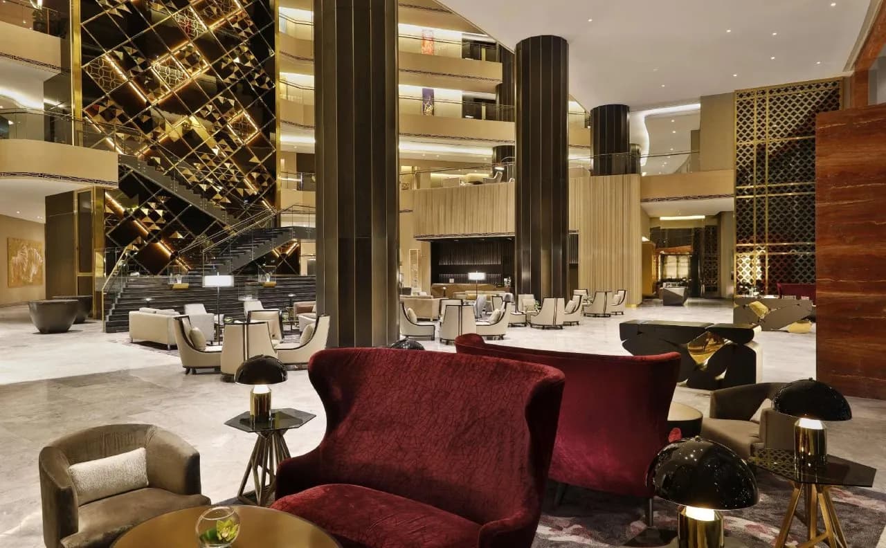 AlRayyan Hotel Doha, Curio Collection by Hilton 4