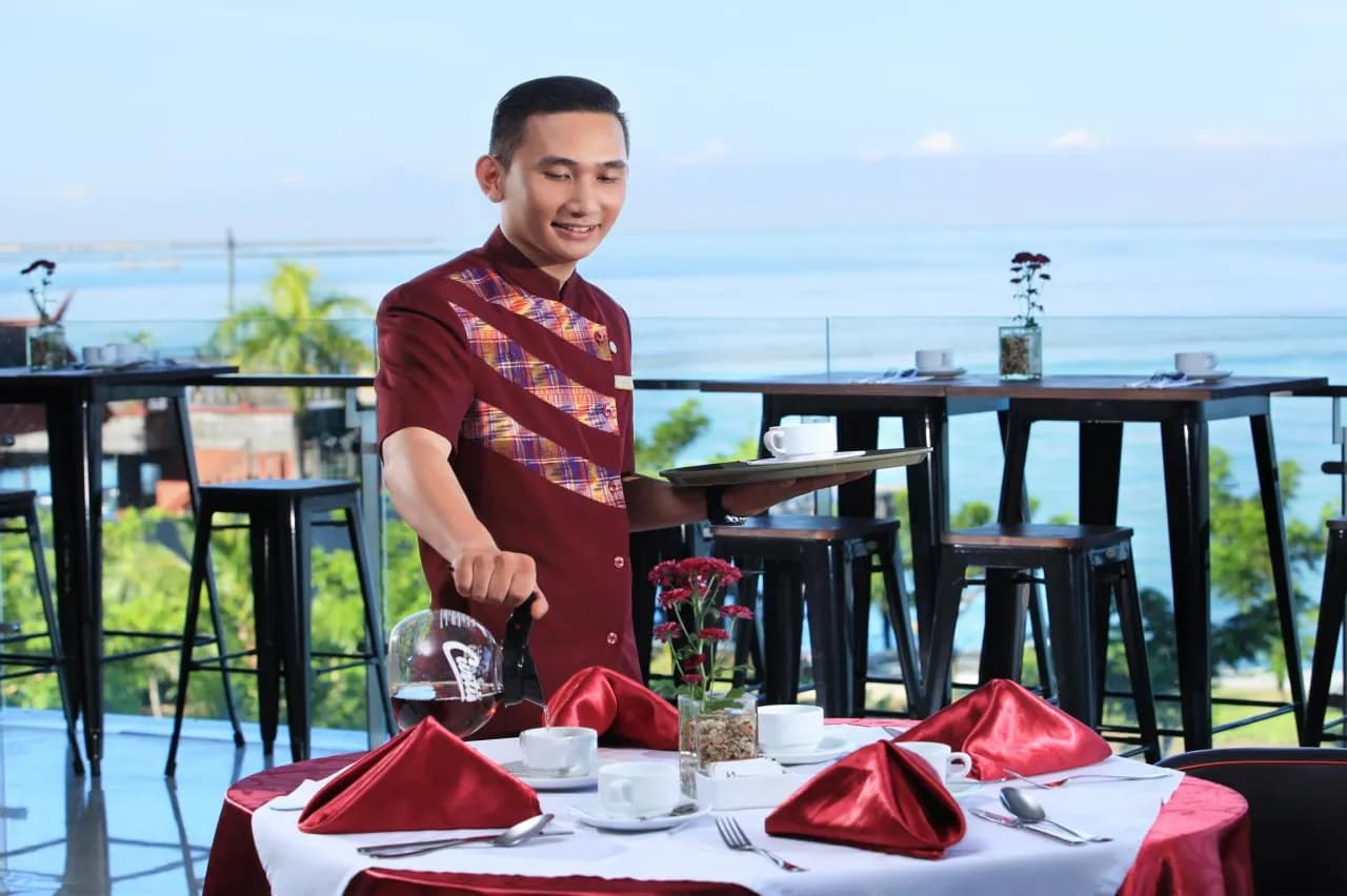 Swiss-Belhotel Makassar 3