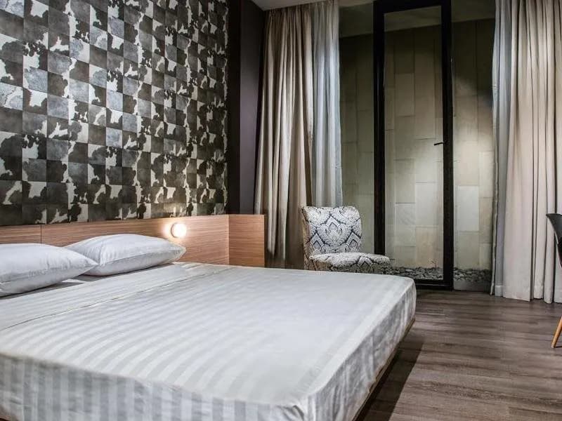Upscale Suites 2