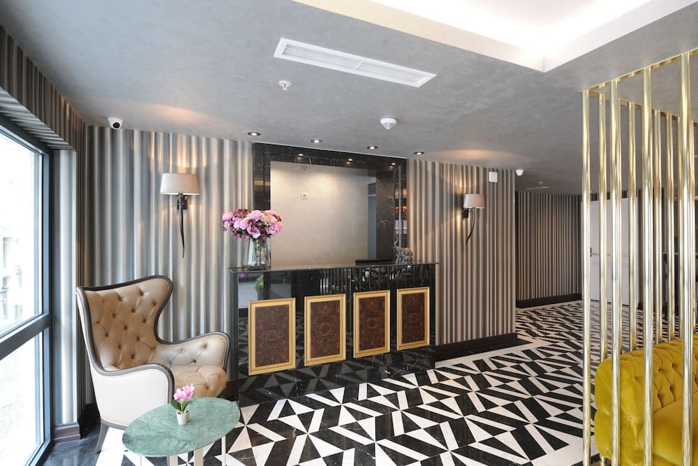 Le Petit Palace Hotel 2