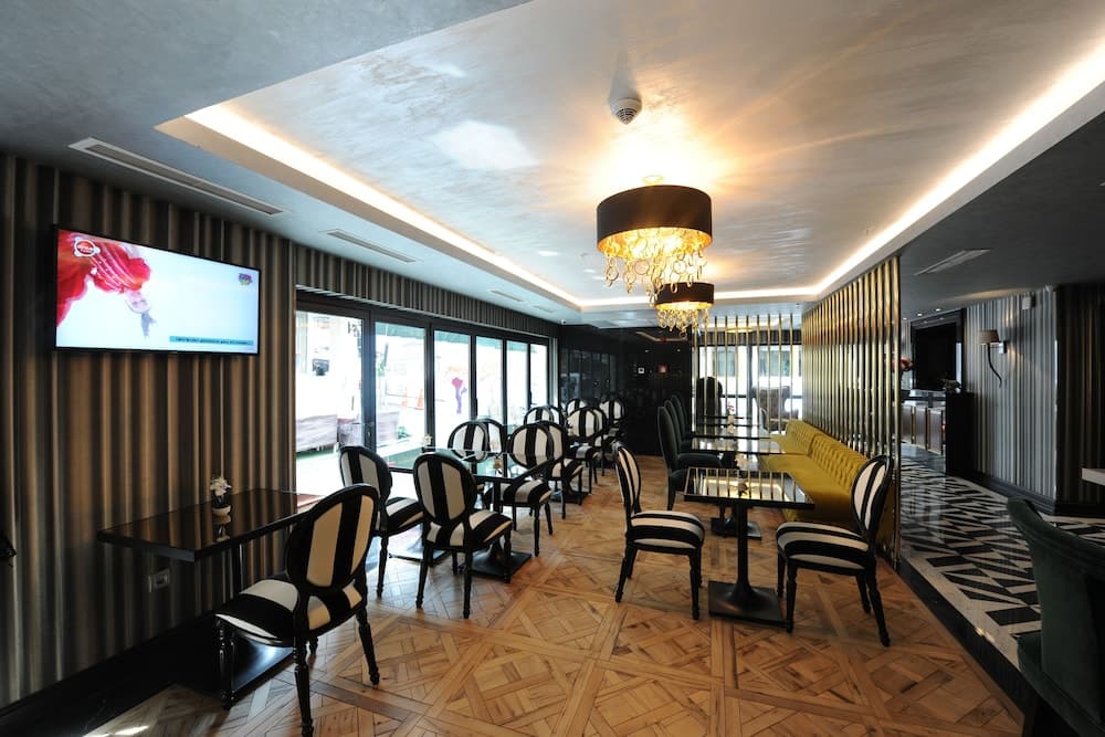 Le Petit Palace Hotel 5