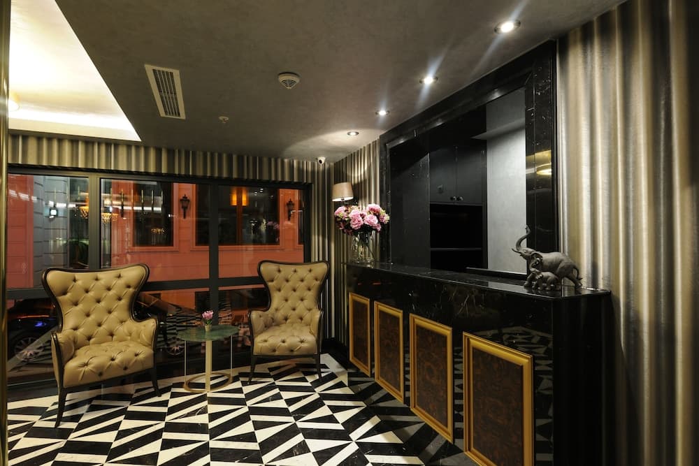 Le Petit Palace Hotel 3