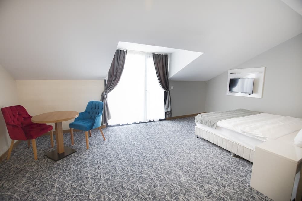Royal Inci Airport Hotel 5