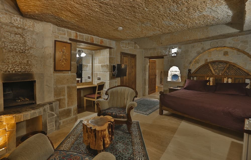Oread Cave Suites 4