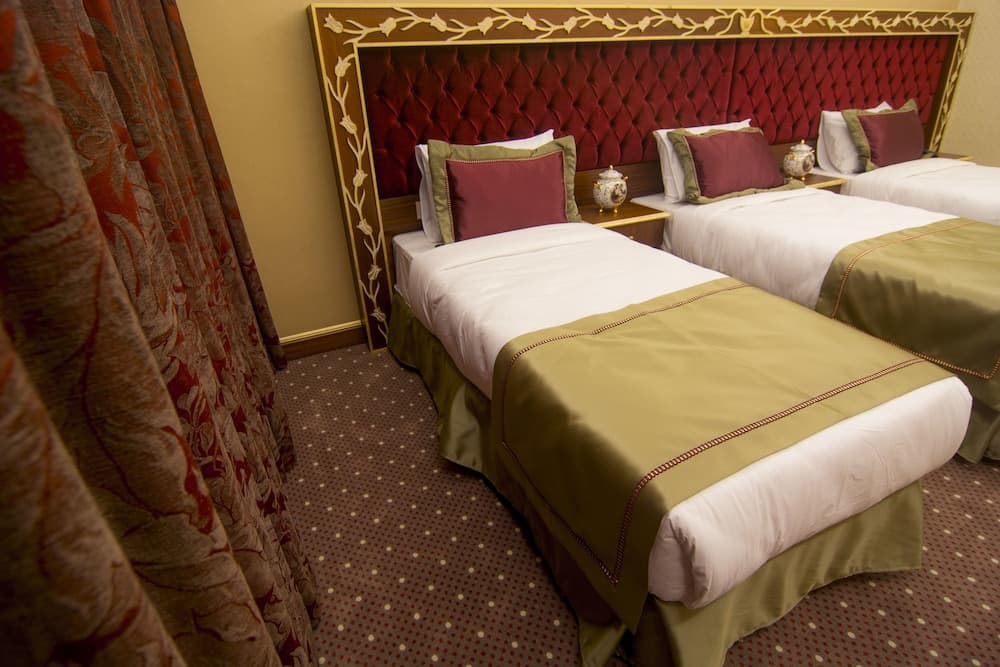 MB Deluxe Hotel 4