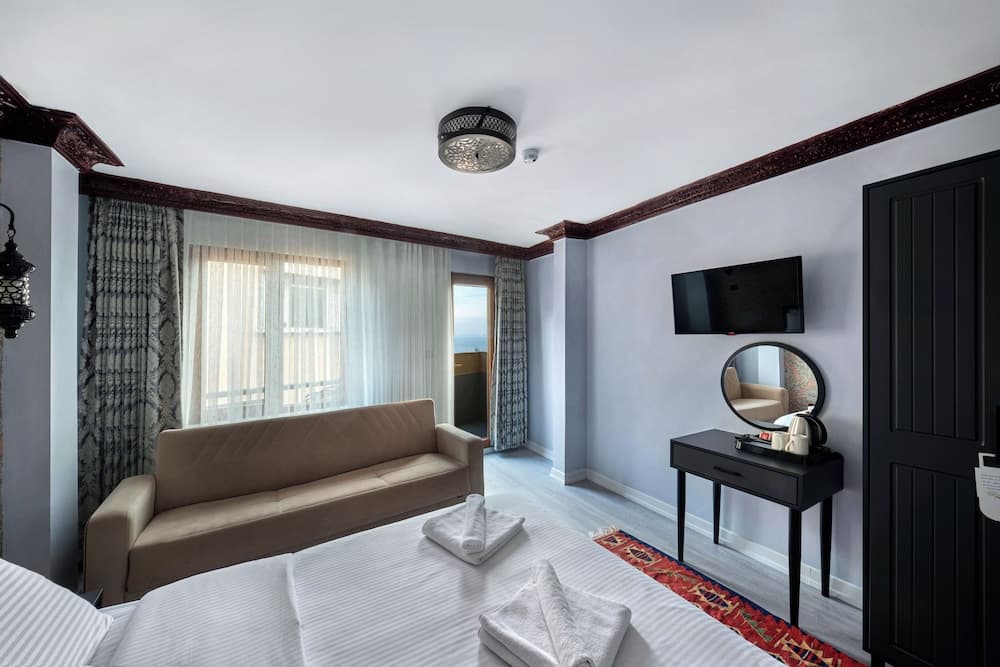 Mytra Hotel 5