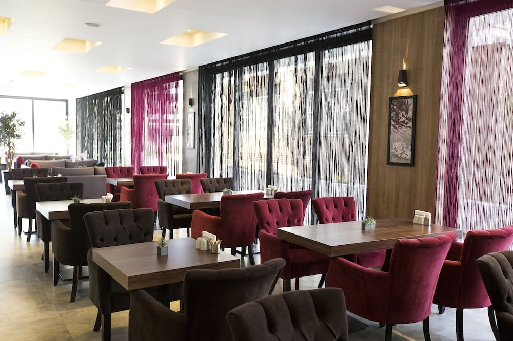 Kalevera Hotel 4