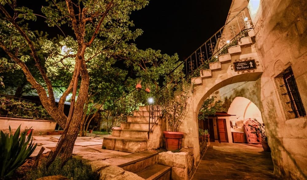 Elysée Cave House 2