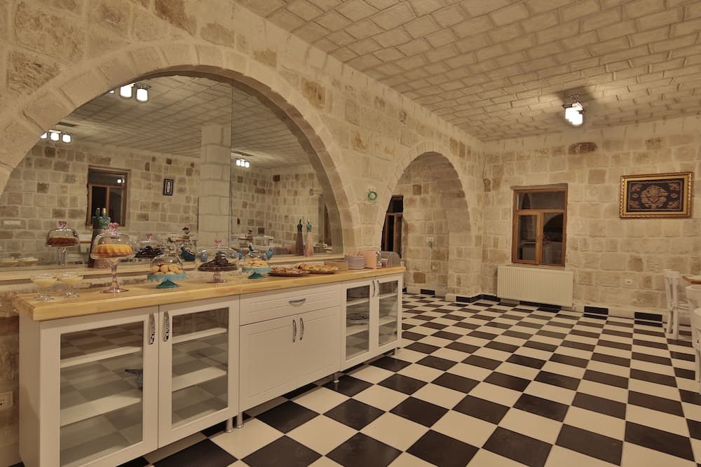 Jacob's Cave Suites