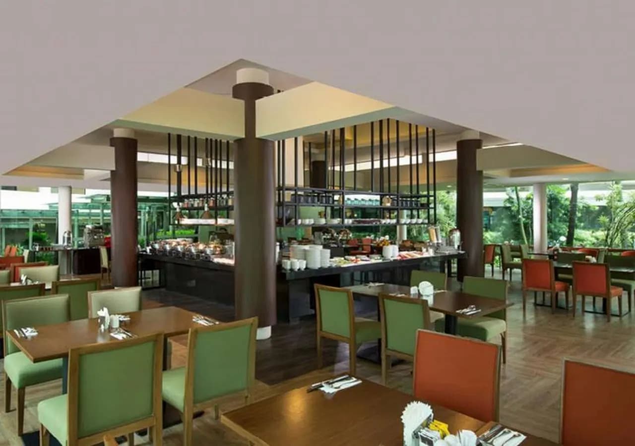 Delonix Hotel Karawang 4