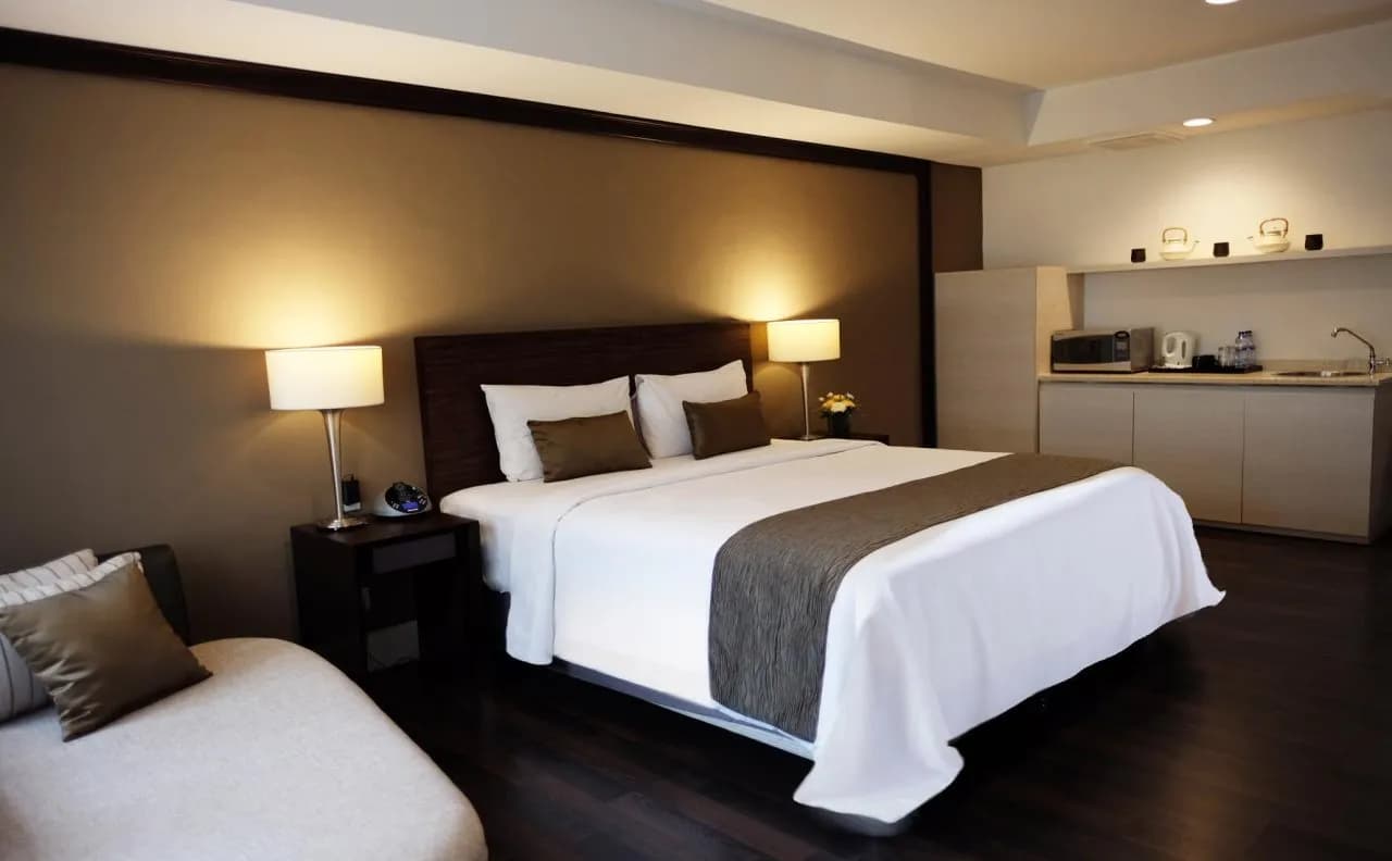 Delonix Hotel Karawang 2