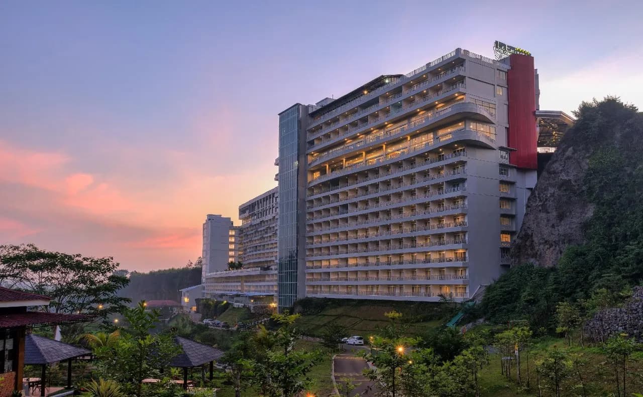 Le Eminence Puncak Hotel Convention & Resort