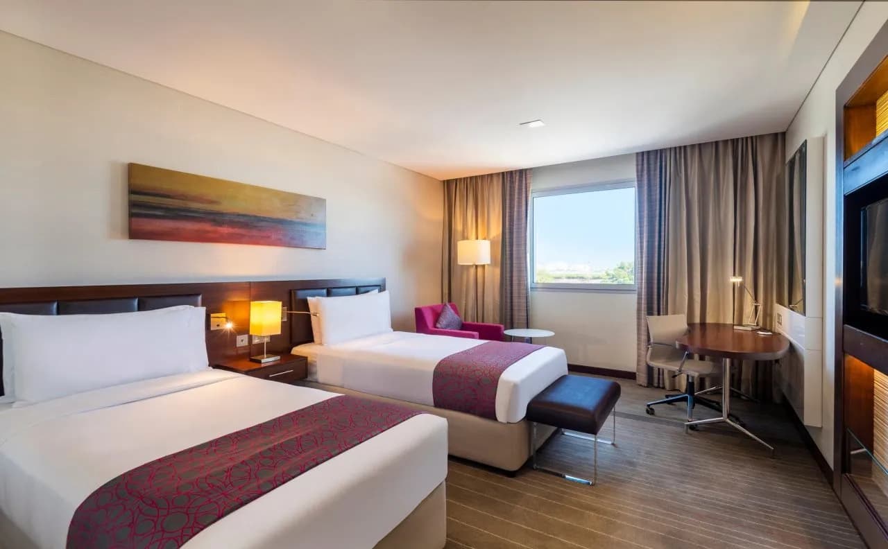Holiday Inn Muscat Al Seeb 2