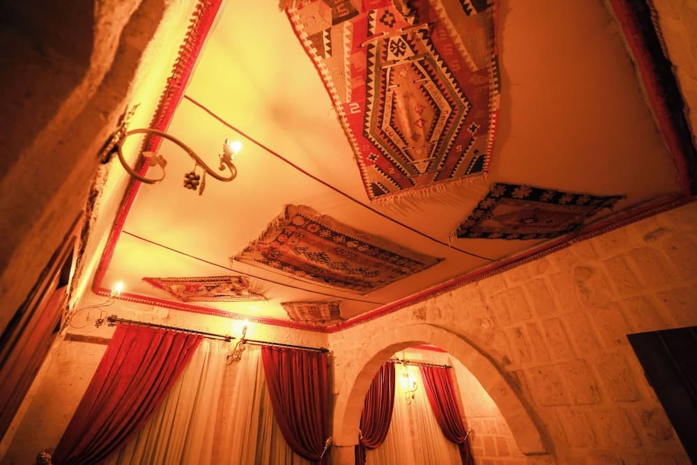 Nar Cave House 5