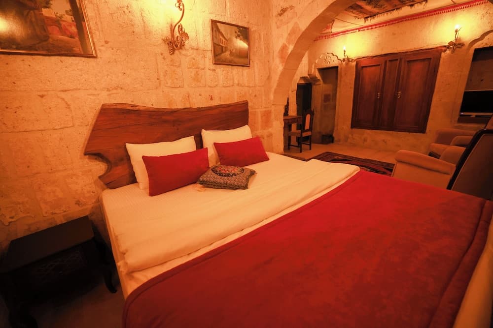 Nar Cave House 4