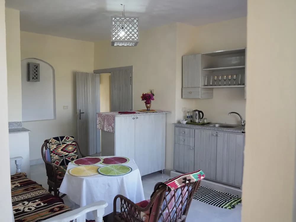 Nile Compound 3