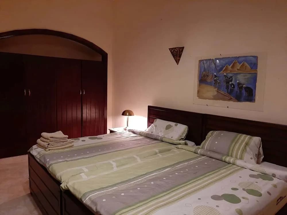 Nile Compound 5