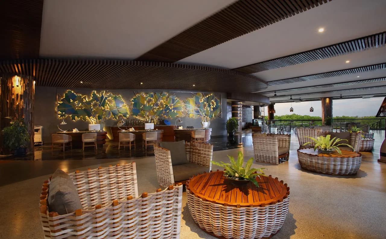 The Crystal Luxury Bay Resort 4