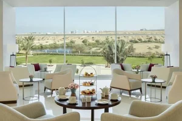 Crowne Plaza Muscat OCEC 5