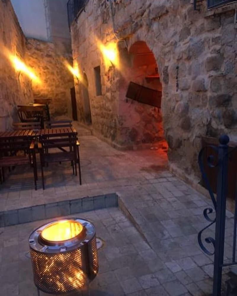 Monte Cappa Cave House