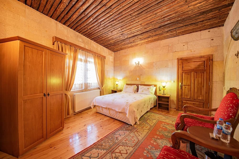 Upper Greek House 4