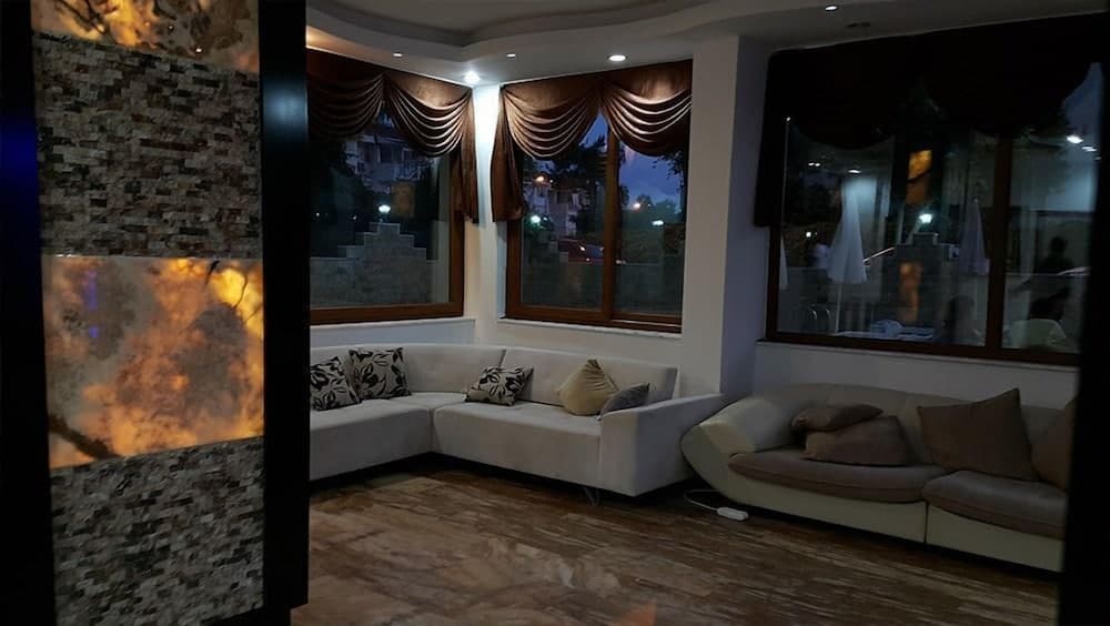 Lara Palace Hotel 4