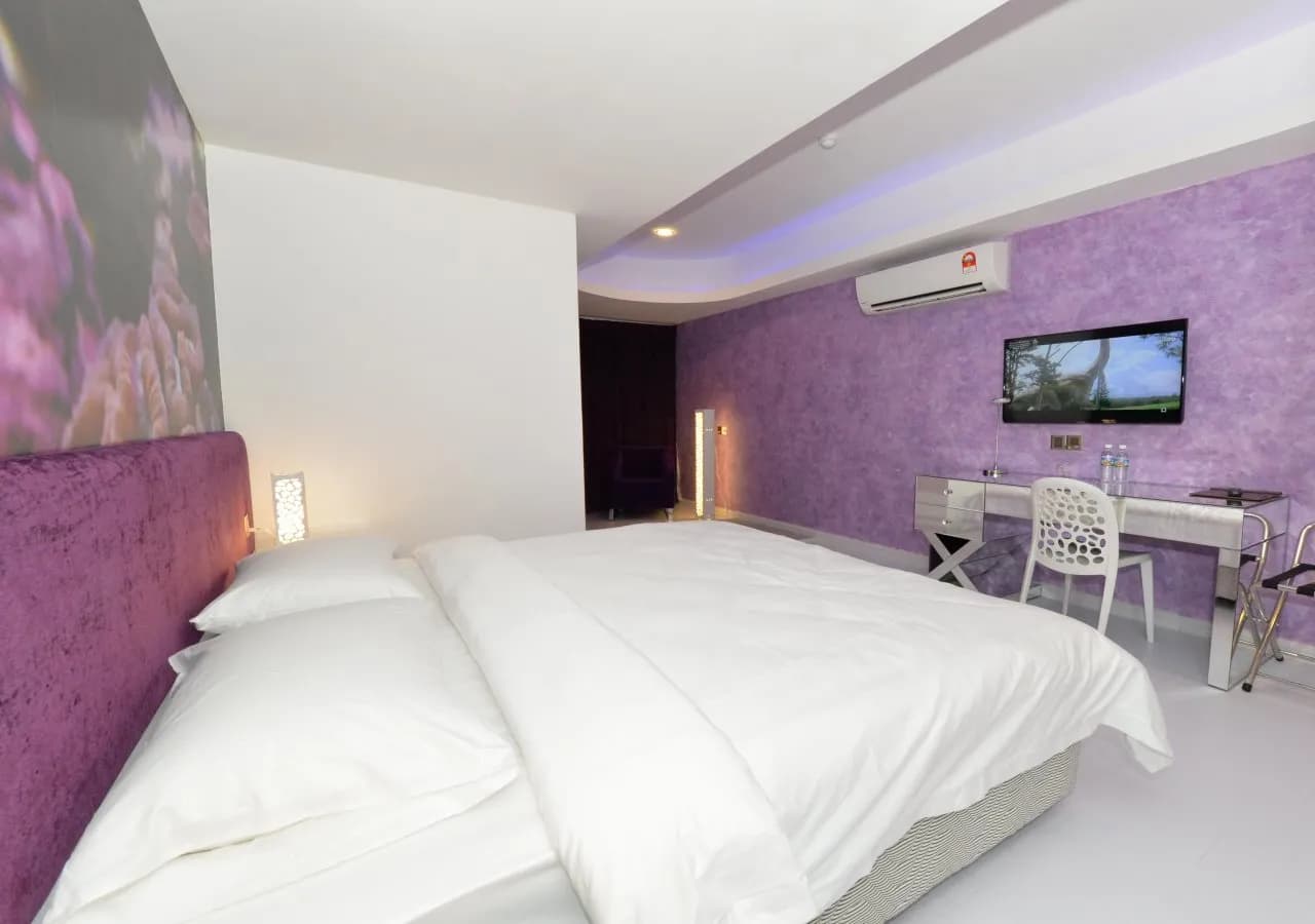 Unic Hotel 4