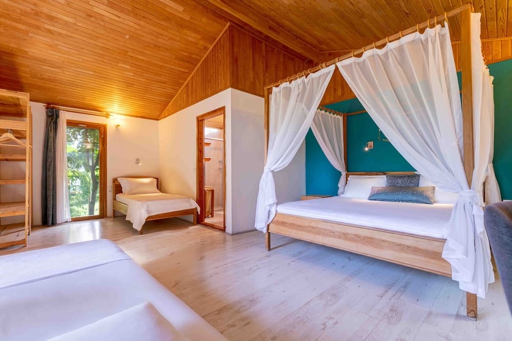 Etenna Beach Bungalows 5