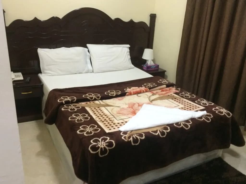 Montreal Naif Hotel