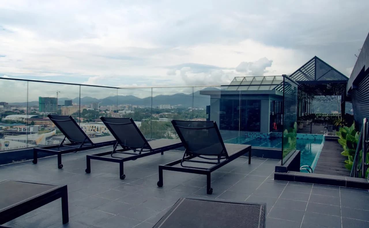 M Roof Hotel & Residences 3